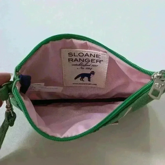 Sloane Ranger Green Whale Print Wristlet - Picture 2 of 7